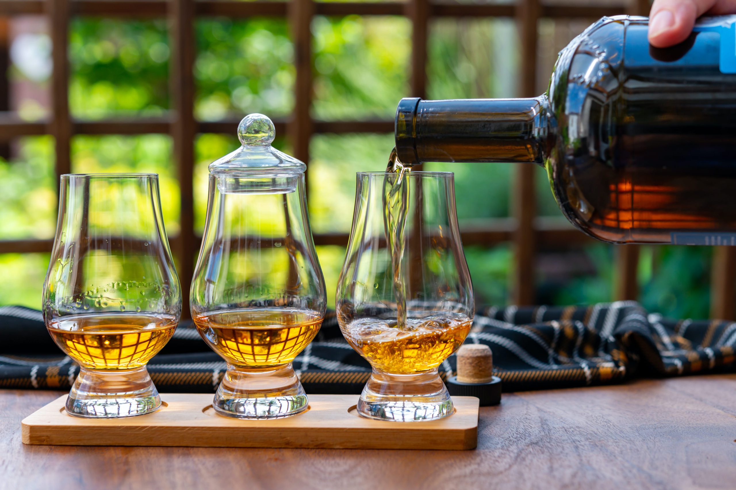 Unleashing Your Inner Whiskey Connoisseur with Whiskey Lab Tastings
